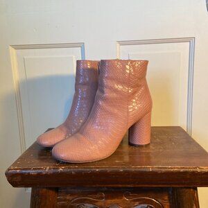Urban Outfitters Pink/Rose/Mauve Snakeskin Boots Size 7